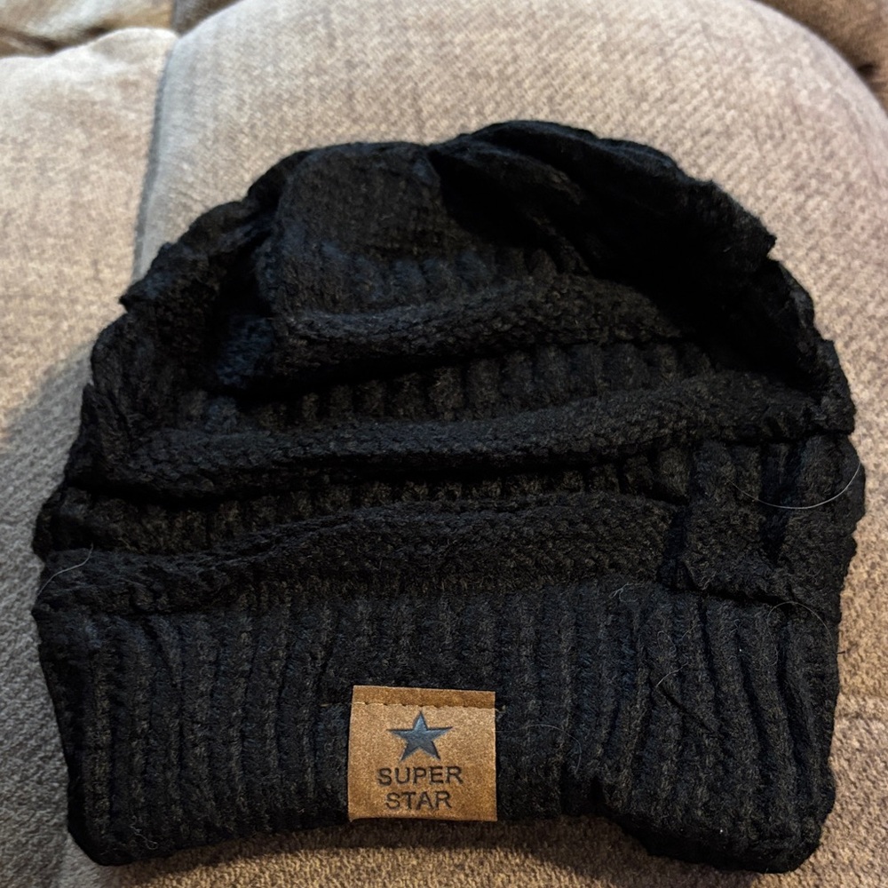 Super Star Toddler Black Knit Beanie Hat Star Patch Cozy Winter NWOT